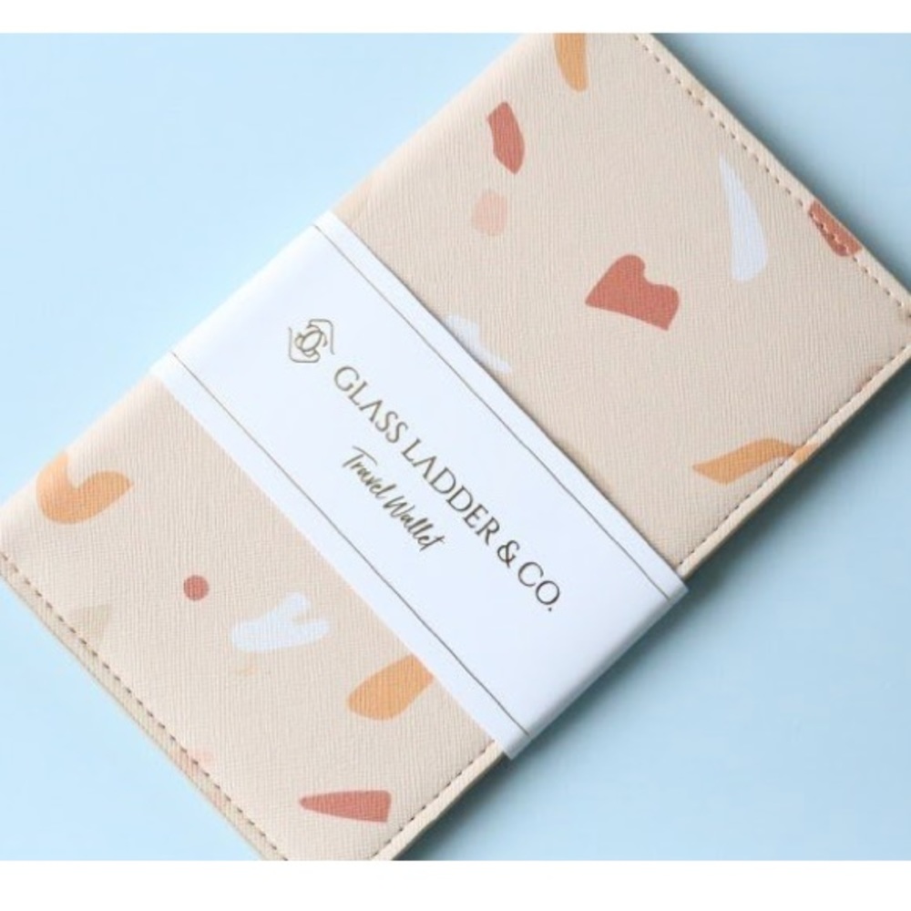 Glass Ladder & Co Travel Wallet Pink Fits Cell NWT